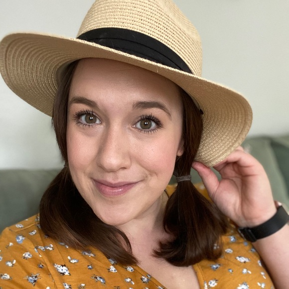 Meet your Posher, Brittany - Picture 1 of 1